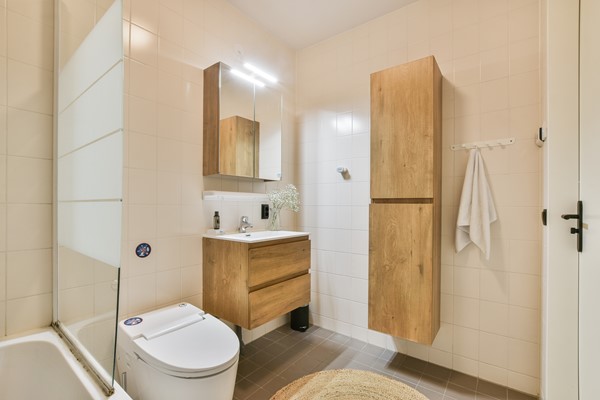 Medium property photo - Theodoor van Hoytemastraat 38, 1062 CG Amsterdam